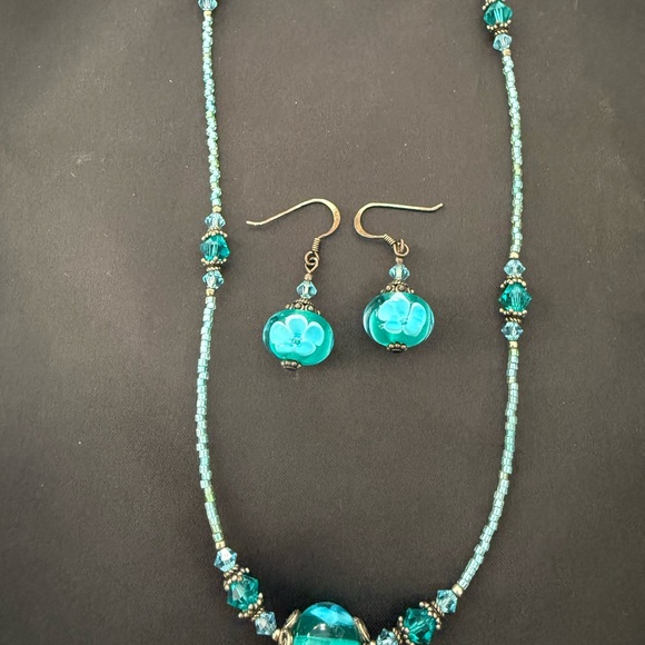 Turquoise Beaded Necklace and Earring Set - Picture 9 of 9